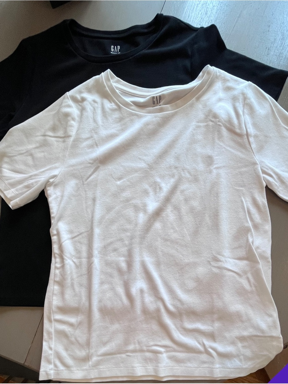 Gap Modern Tee Short-Sleeve Crewneck- 2 - White & Black